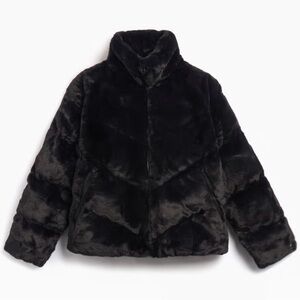 Women’s Sizes - Nike Windpuffer Faux Fur Jacket - (FV8005-010) - $300